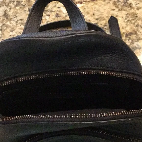 Kendall and Kylie backpack small  in good condition - Picture 4 of 5